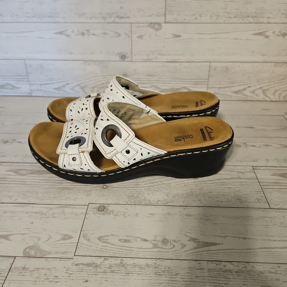 Clarks Women's White and Tan Sandals